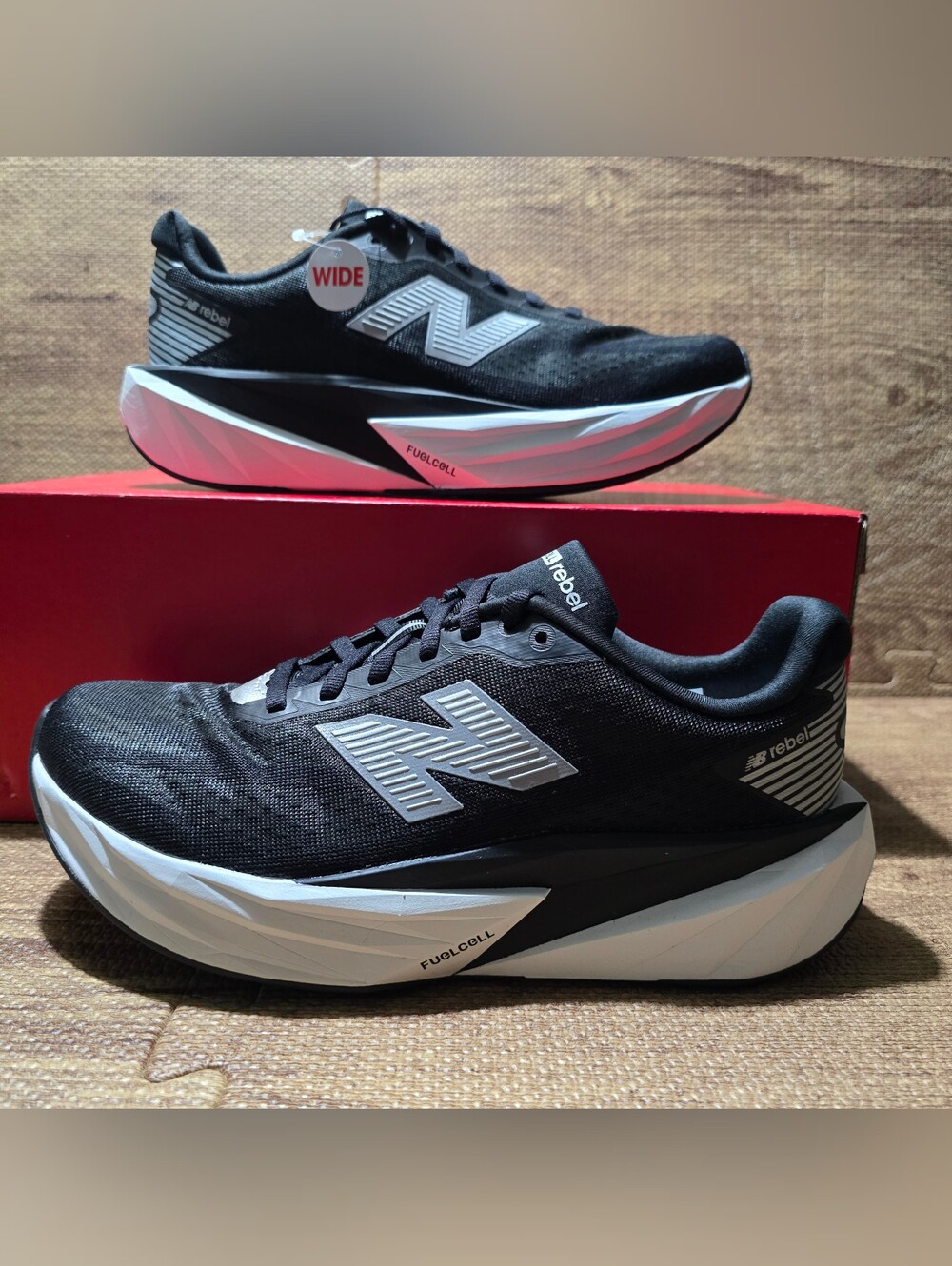 Size 8 Wide New Balance FuelCell Rebel v5 Black White Silver Metallic Womens NWB